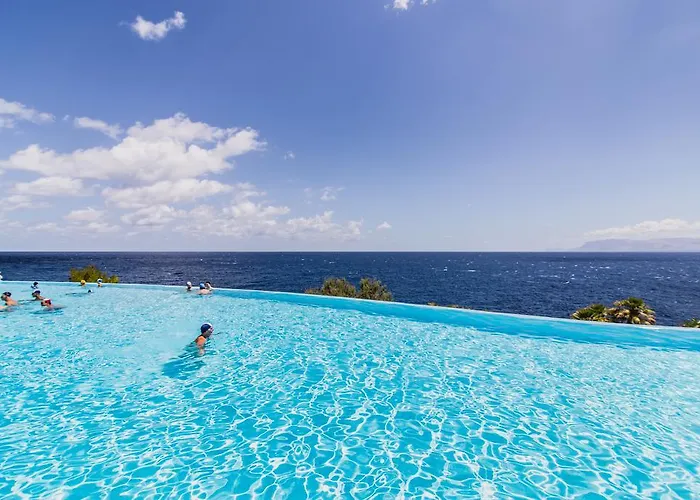 Hotel sulla spiaggia: Calampiso Resort